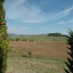 Authentic Pool House Apartman Contignano