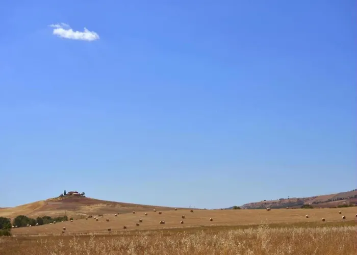 Authentic Pool House شقة Contignano